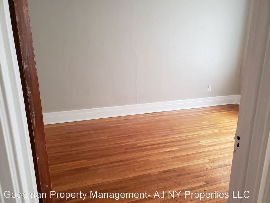 292 Oxford St #4, Rochester, NY 14607