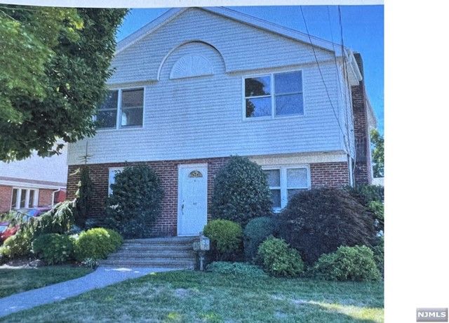 48 Hickory Ave, Bergenfield, NJ 07621