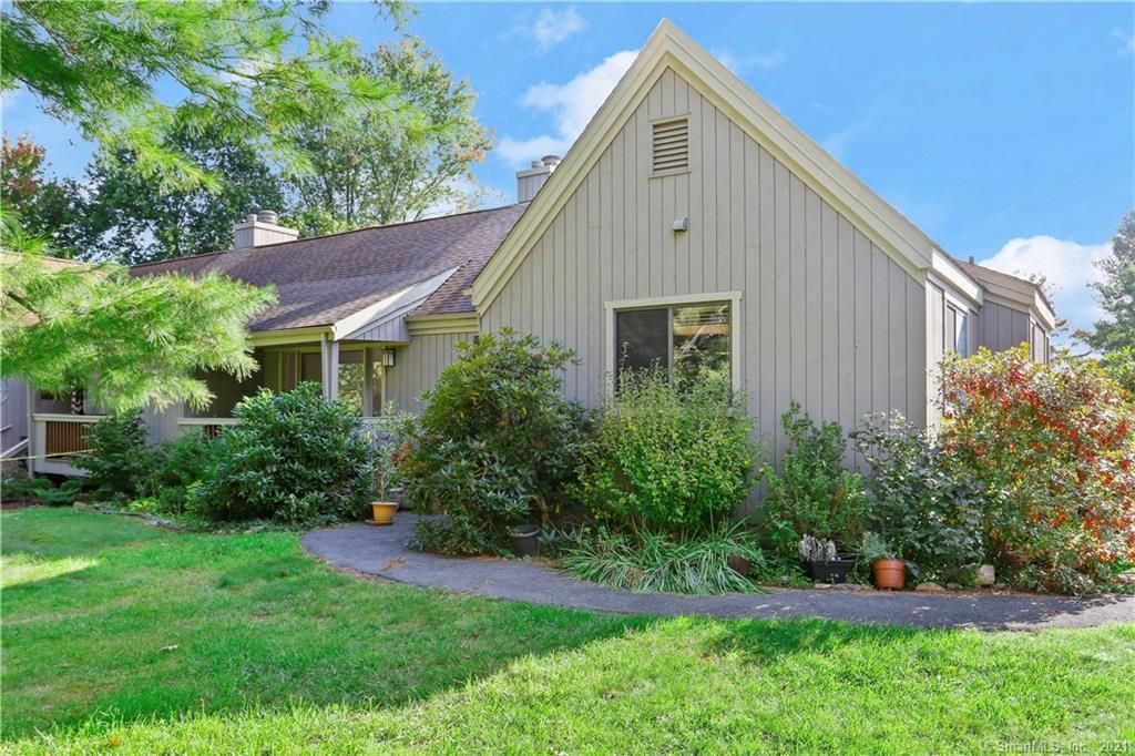 625 Onondaga Ln #A, Stratford, CT 06614
