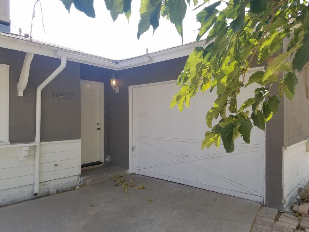 14427 Saint Andrews Dr, Victorville, CA 92395