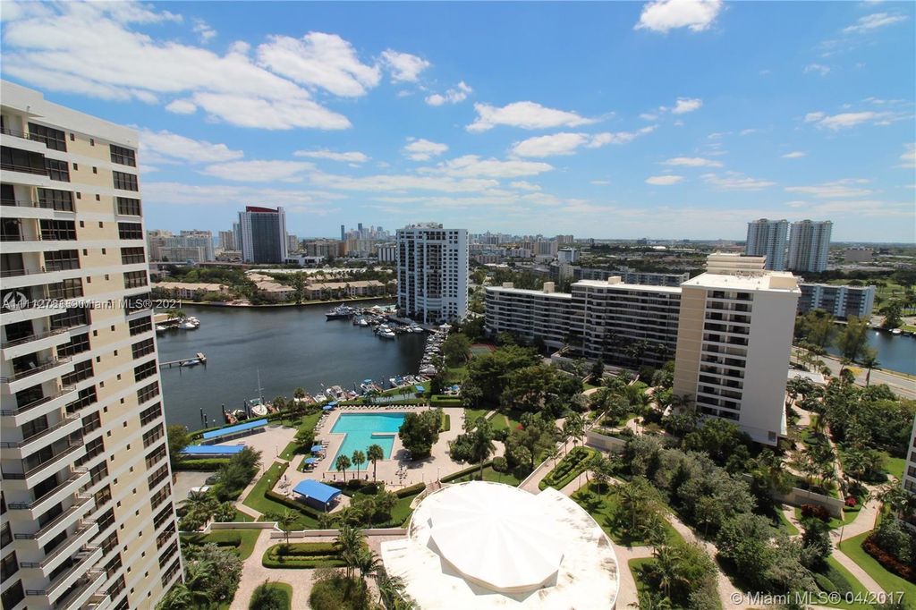 2500 Parkview Dr #2215, Hallandale Beach, FL 33009