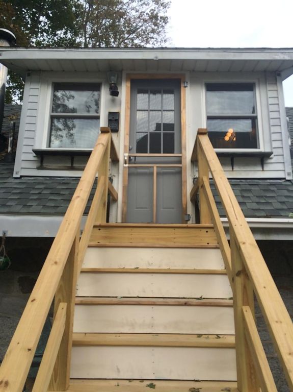 55 Grapevine Rd, Gloucester, MA 01930