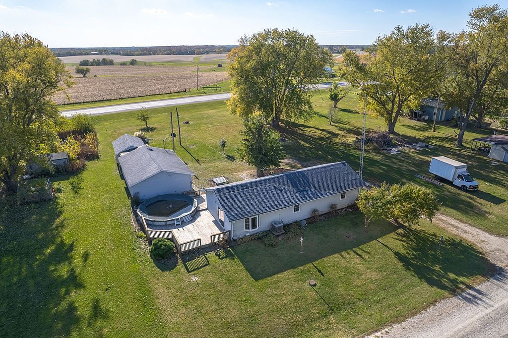 2761 211th Ave, Donnellson, IA 52625