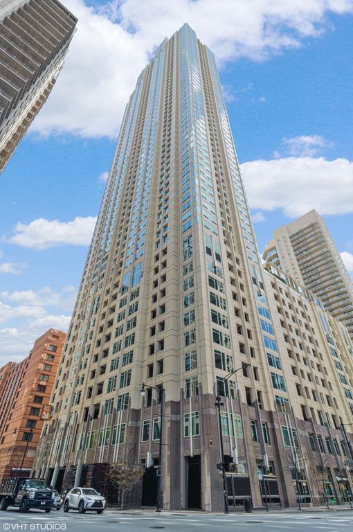 33 W Ontario St #45A, Chicago, IL 60654