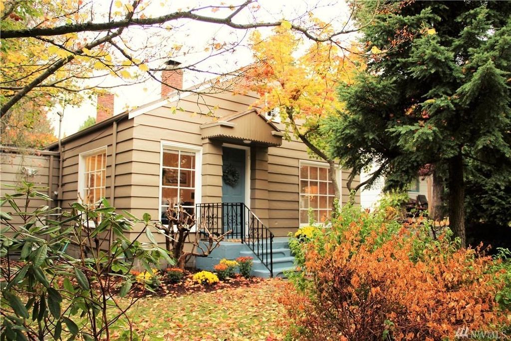 8021 Meridian Ave N, Seattle, WA 98103