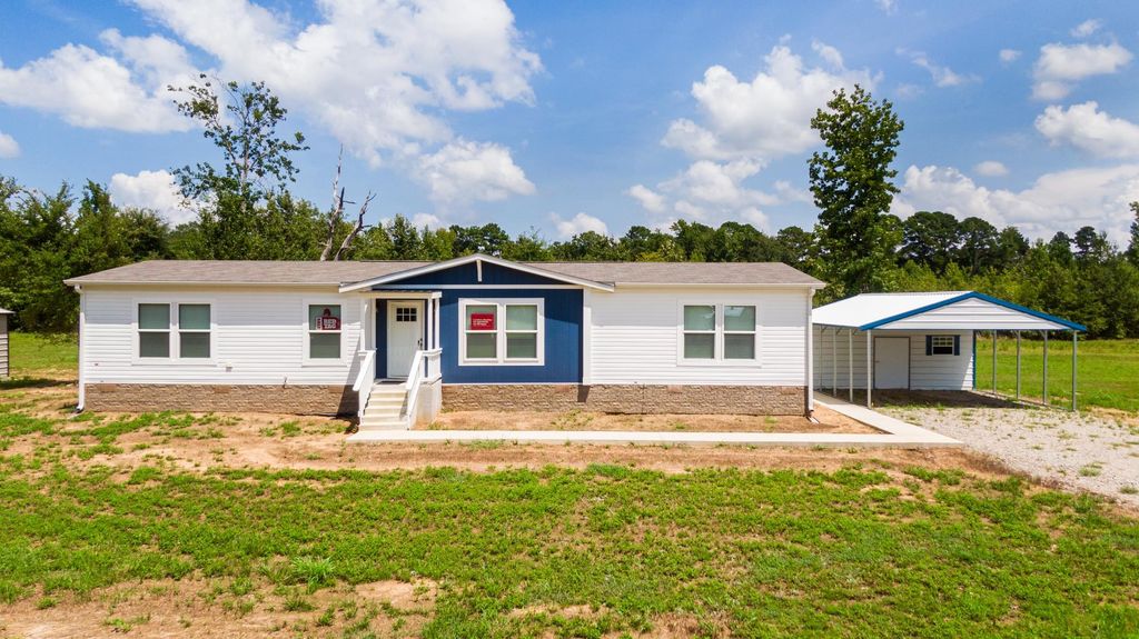 941 S Adams St, Carthage, TX 75633