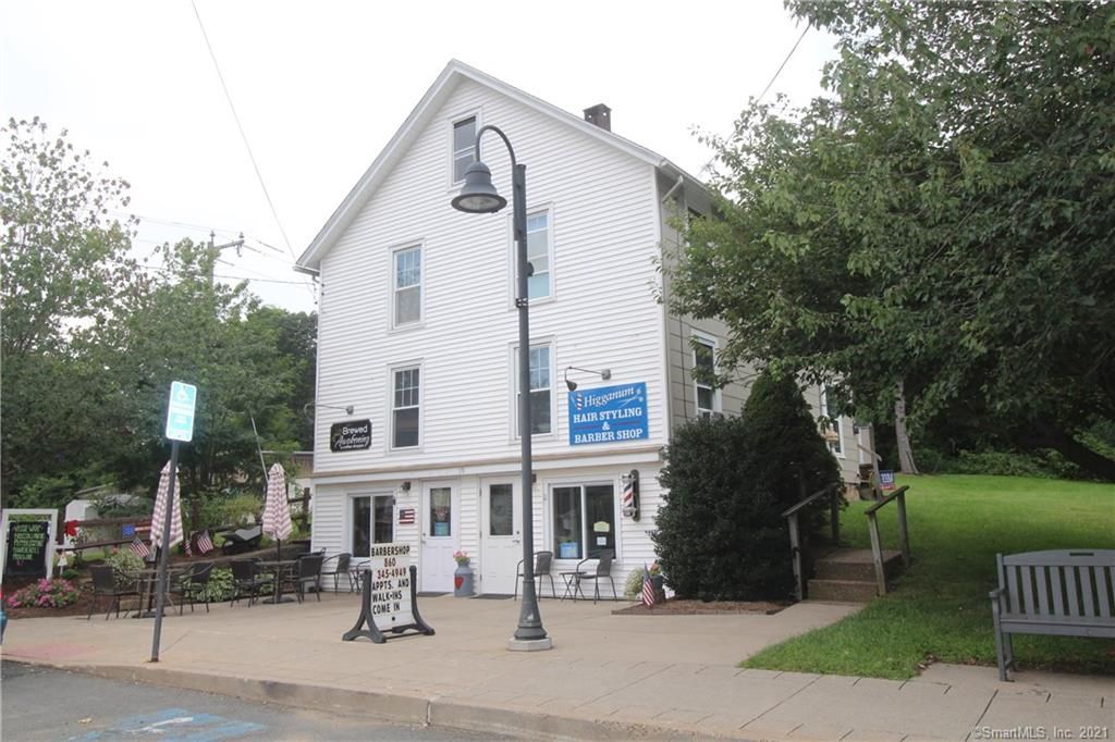 19 Killingworth Rd, Higganum, CT 06441