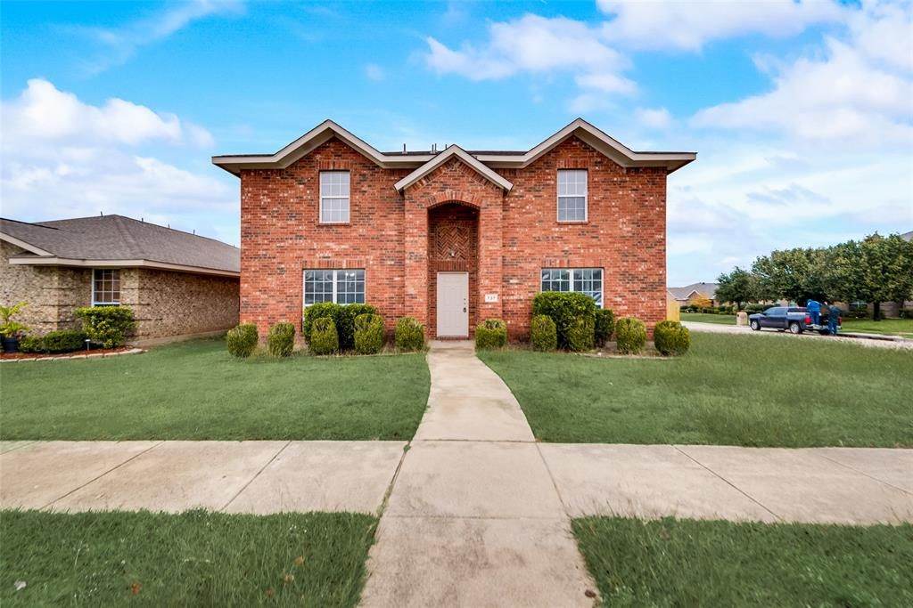 737 Pine Hollow Dr, Desoto, TX 75115