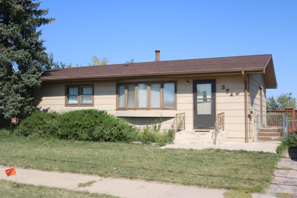 324 Oakland St, Rapid City, SD 57701