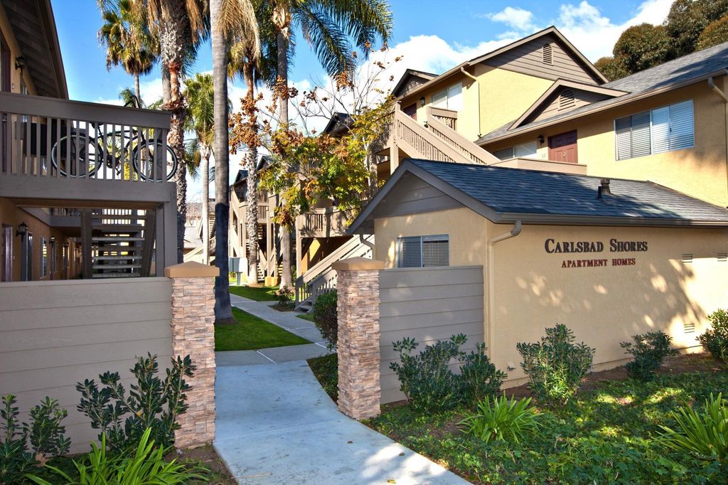 360 Chestnut Ave, Carlsbad, CA 92008