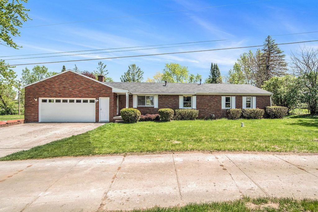 2524 N McKinley Rd, Flushing, MI 48433 See Est. Value, Schools & More