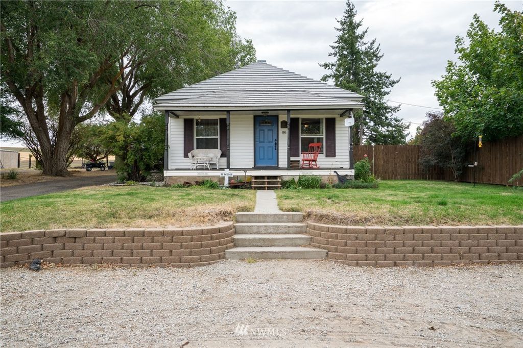 814 E Locust St, Waterville, WA 98858