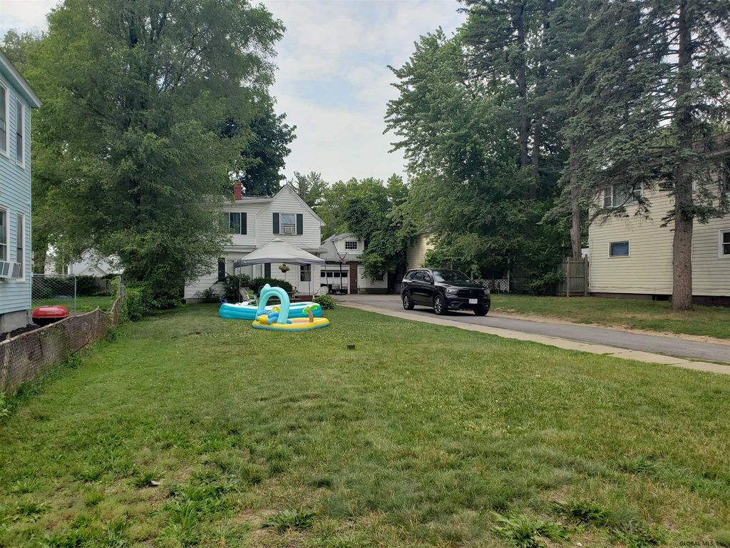 108 Edward St, Schenectady, NY 12304