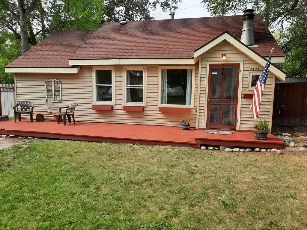 2424 Pine St, Billings, MT 59101