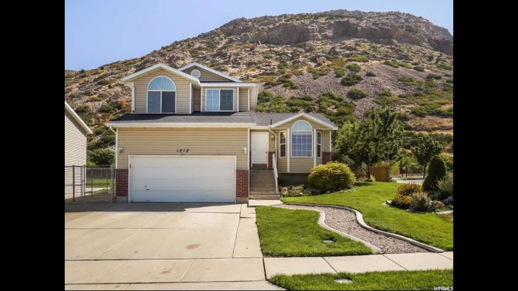 1212 N Lewis Peak Dr, Ogden, UT 84404
