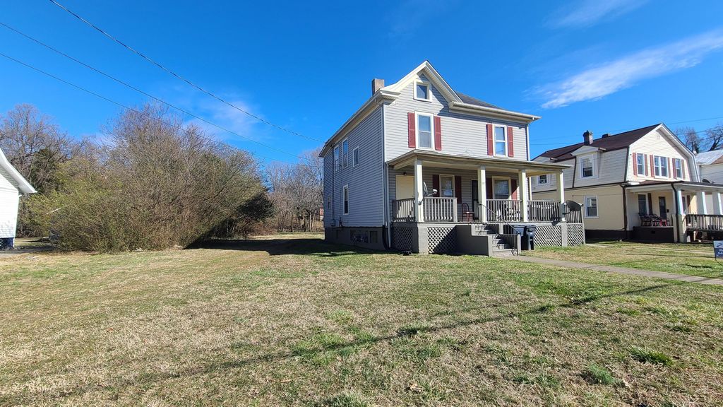1011 Forest Park Blvd NW, Roanoke, VA 24017