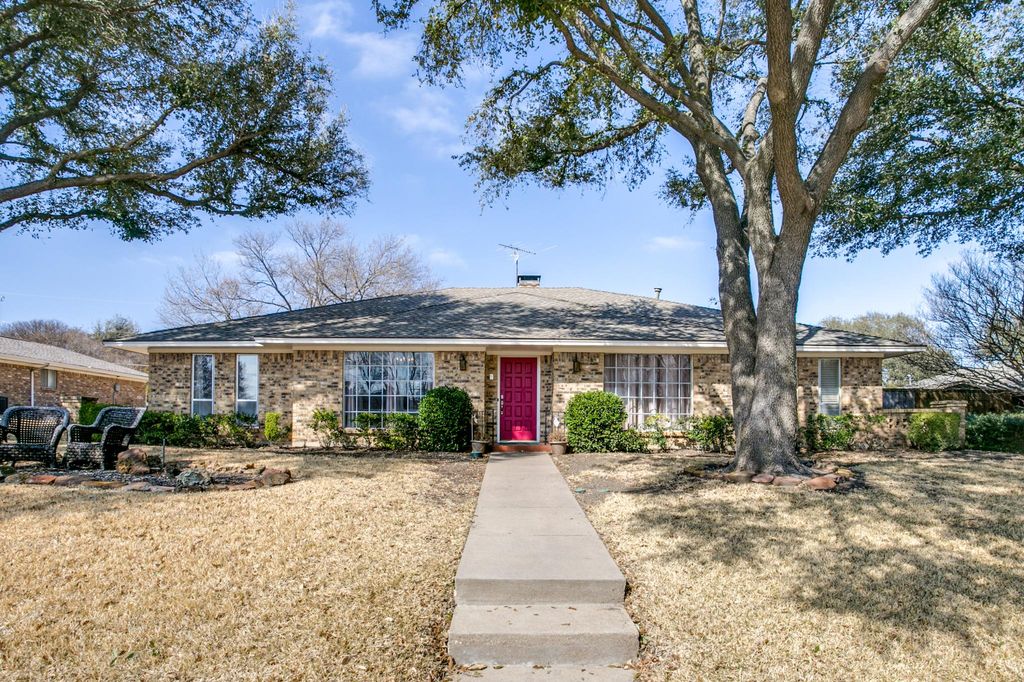 1110 W Lookout Dr, Richardson, TX 75080