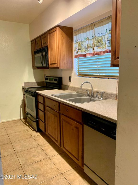 1233 S Joey Pl, Tucson, AZ 85713