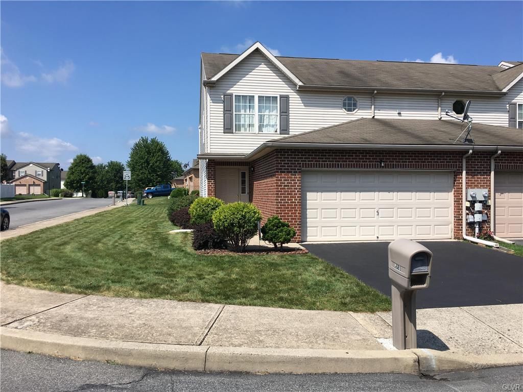 2603 Penns Ridge Blvd, Easton, PA 3 Bed, 3 Bath Townhouse 39 Photos