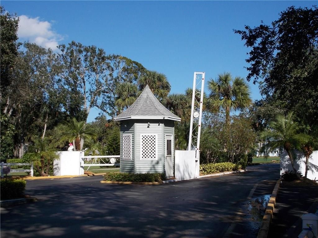 9612 Riverside Dr #203, Sebastian, FL 32958