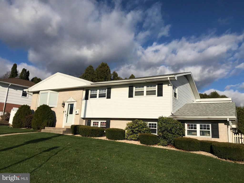 2725 Hillvale Ave, Reading, PA 19609 | Trulia