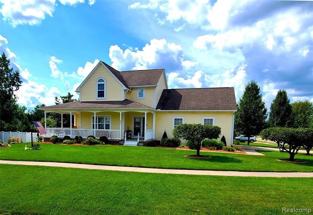 282 Pauline Pass, Linden, MI 48451