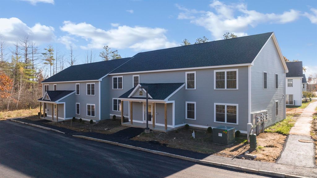 27 Tampa Drive UNIT 4, Rochester, NH 03867