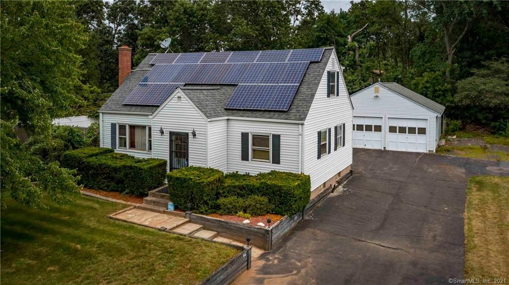 44 Saginaw St, South Windsor, CT 06074