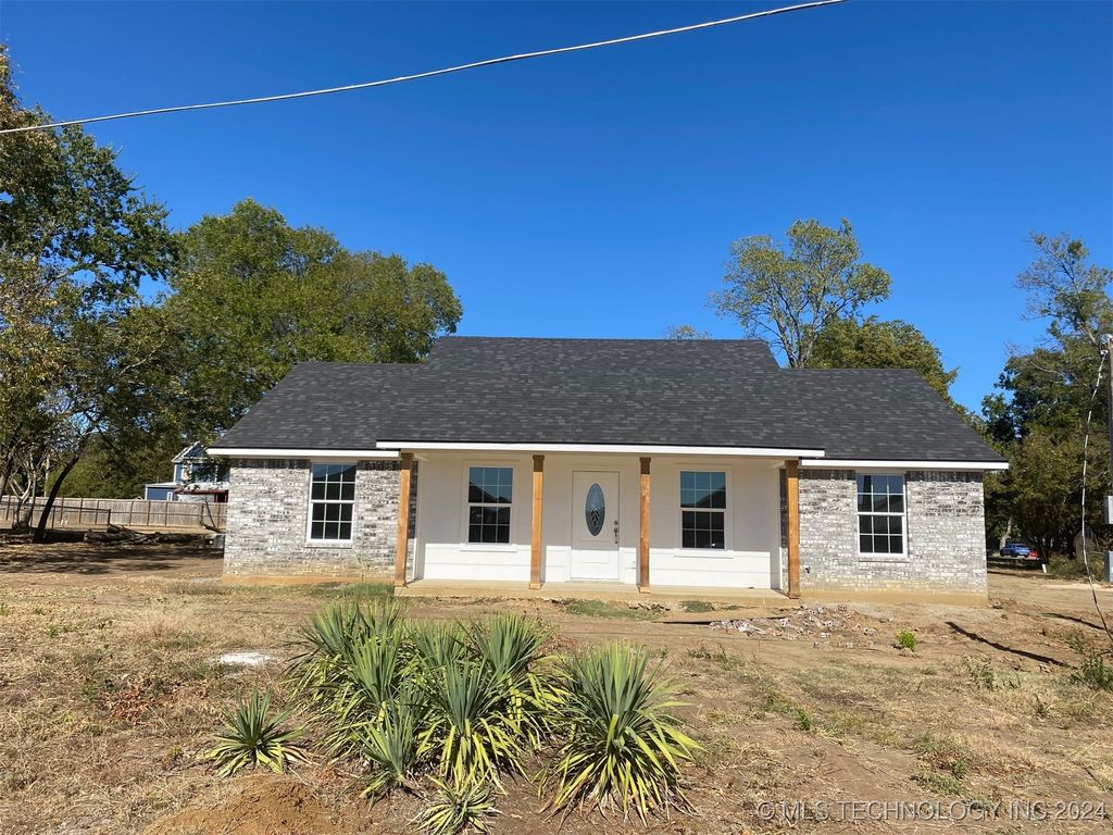 208 W Bryan Ave, Calera, OK 74730 SingleFamily Home for Sale MLS
