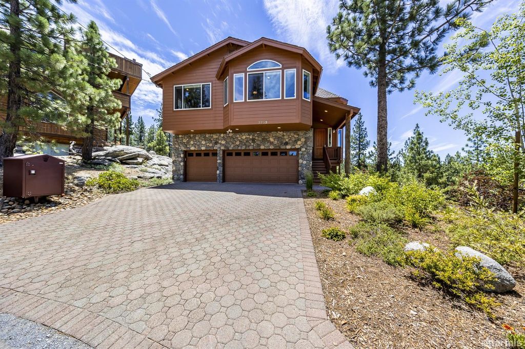 3753 Overlook Ct, South Lake Tahoe, CA 96150