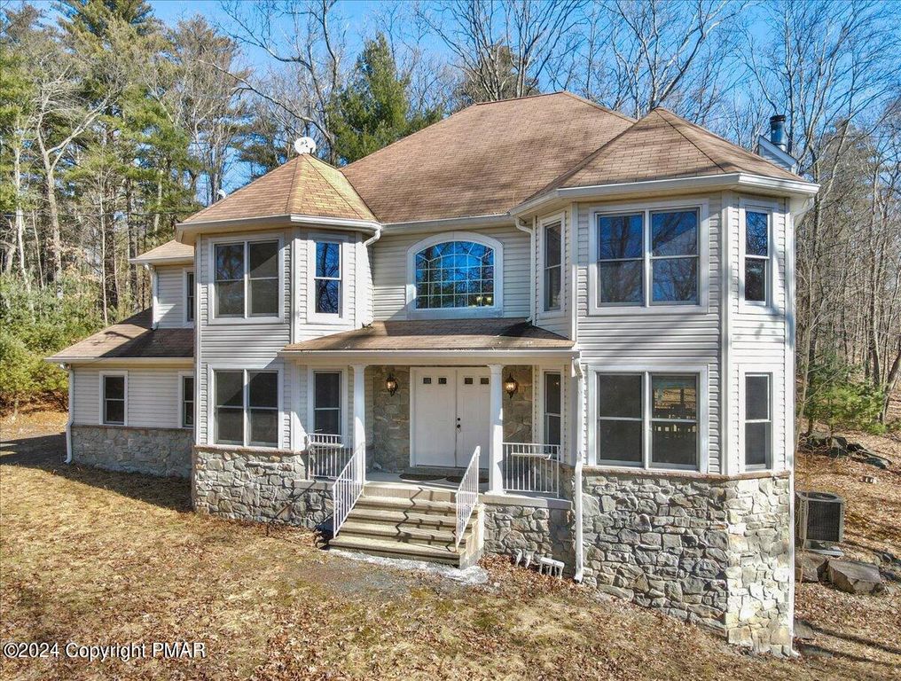 208 Evergreen Ct, East Stroudsburg, PA 18302 - See Est. Value 
