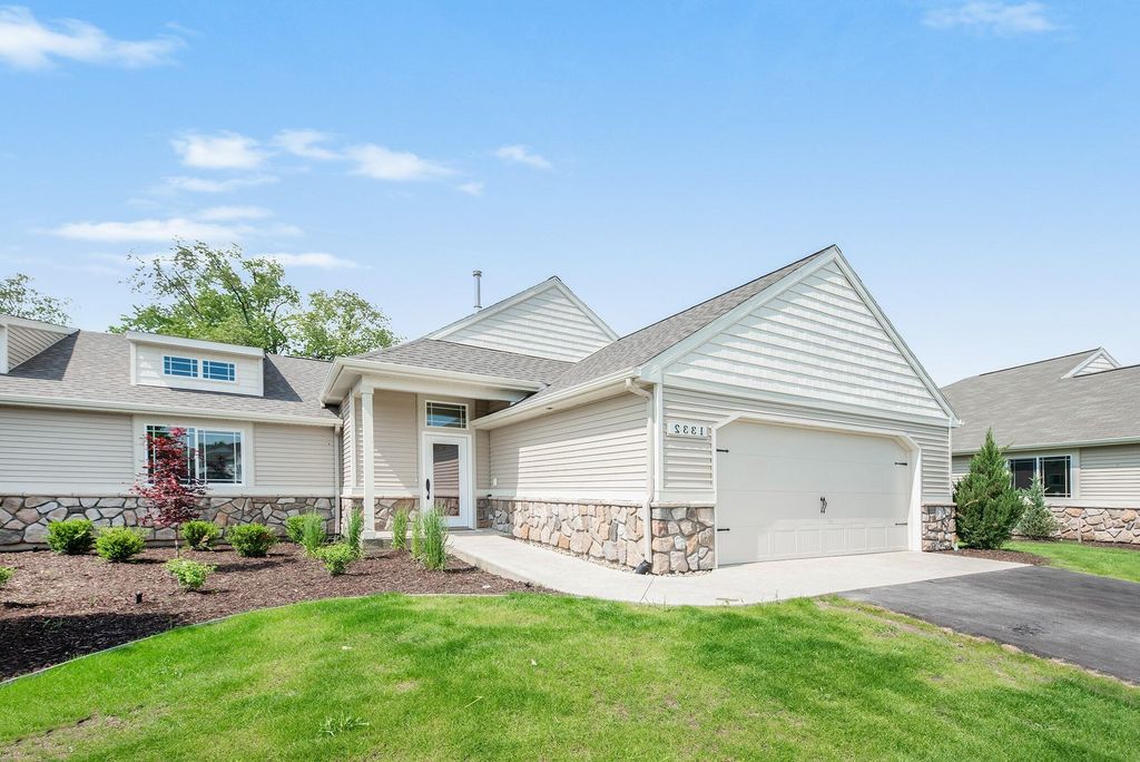 1294 Sand Springs Dr SW, Byron Center, MI 49315