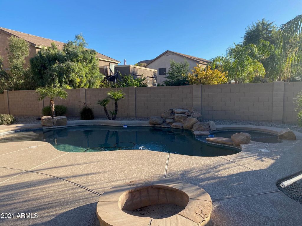 849 E Kapasi Ln, San Tan Valley, AZ 85140