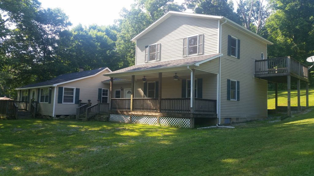 10701 State Route 902 E, Fredonia, KY 42411