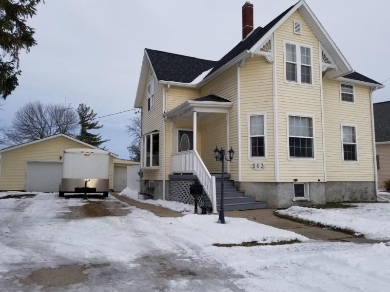 563 Center St, Sebewaing, MI 4 Bed, 2 Bath SingleFamily Home 62