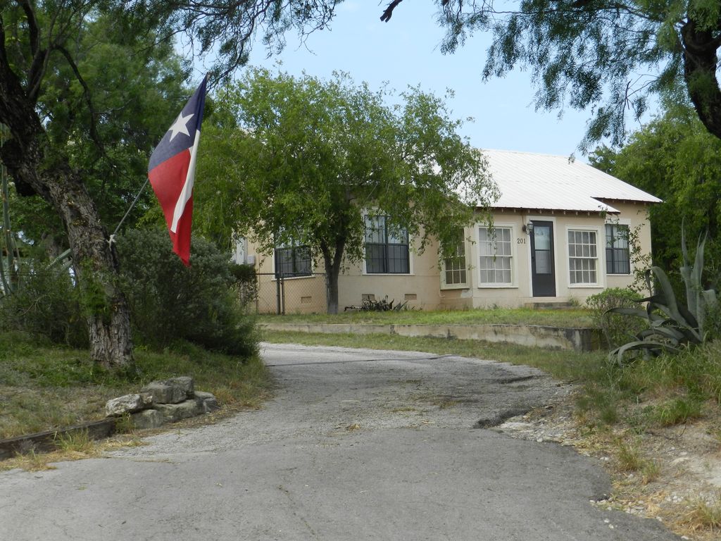 201 S Loop 225, Carrizo Springs, TX 78834 Trulia