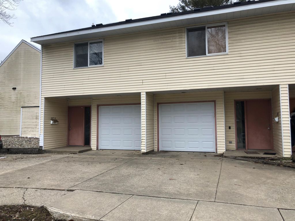 107 N Busey Ave #A, Urbana, IL 61801