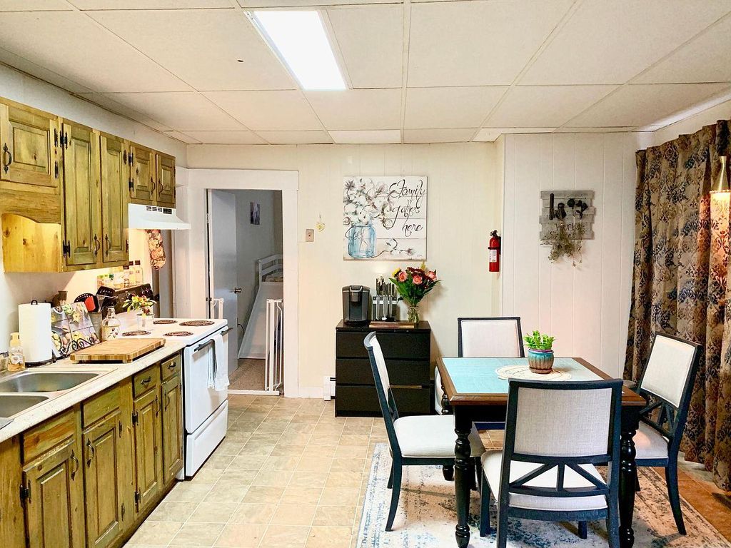 246 S Windsor St 1, South Royalton, VT 05068 Trulia