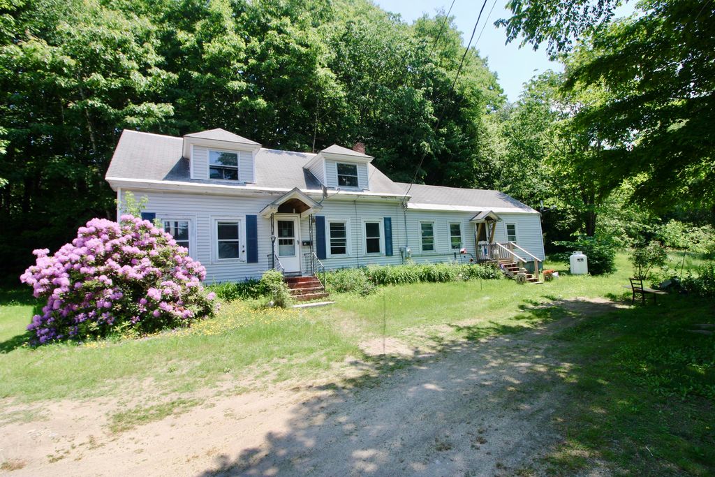 89 E Main St, Paris, ME 04281