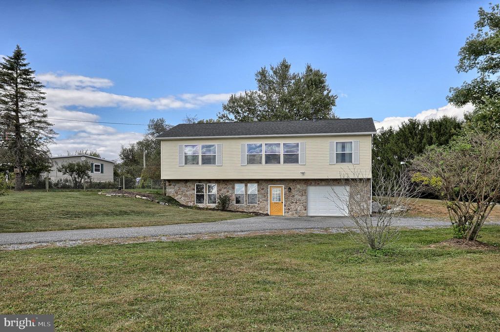 423 Beagle Rd, Myerstown, PA 3 Bed, 2 Bath SingleFamily Home 36