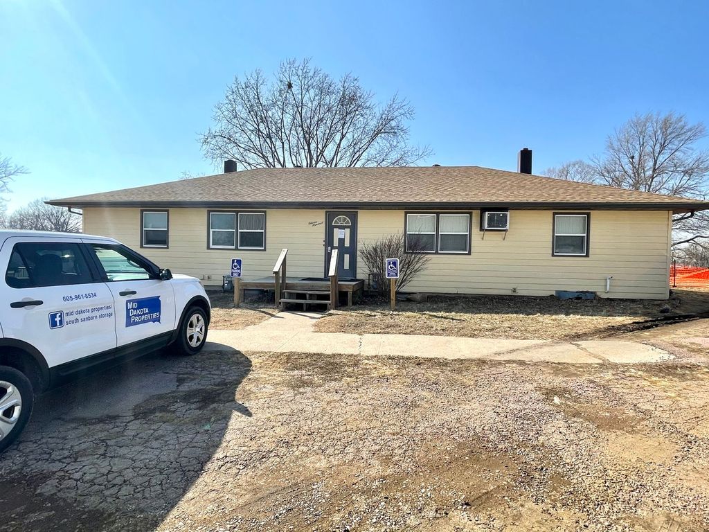 1100 W 7th Ave B, Mitchell, SD 57301 Trulia