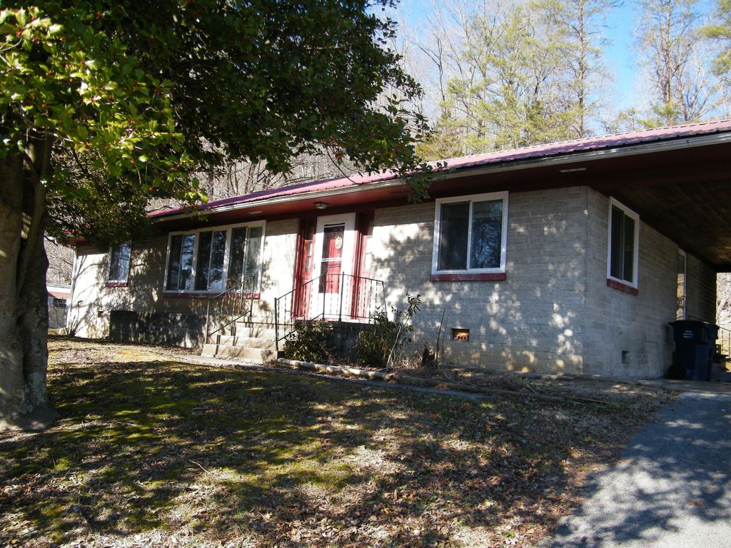 58 Railroad St, Beattyville, KY 41311