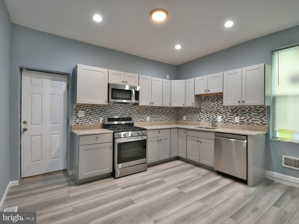 234 Collins Ave, Baltimore, MD 21229