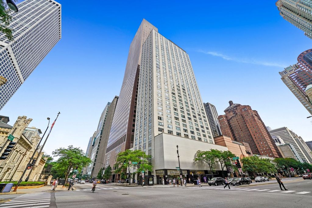 777 N Michigan Ave #1807, Chicago, IL 60611