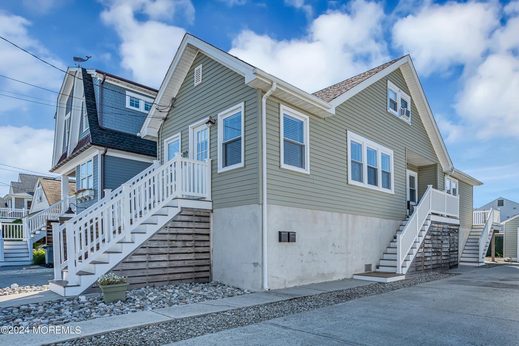 10 Pershing Ave, Manasquan, NJ 08736