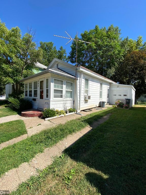 609 Walnut St, Burlington, IA 52601 1 Bed, 1 Bath SingleFamily Home