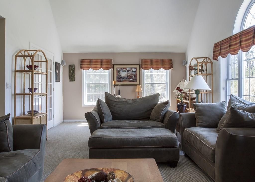 7 Brittany Ln, Dunstable, MA 4 Bed, 3 Bath SingleFamily Home 30