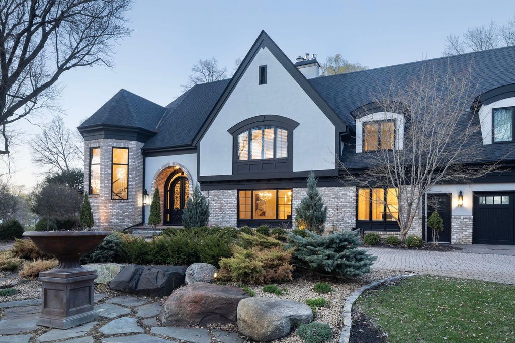4801 Rolling Green Pkwy, Edina, MN 55436