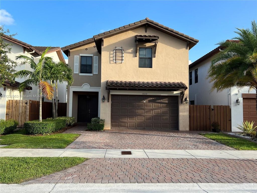 10230 NW 86th St, Doral, FL 33178