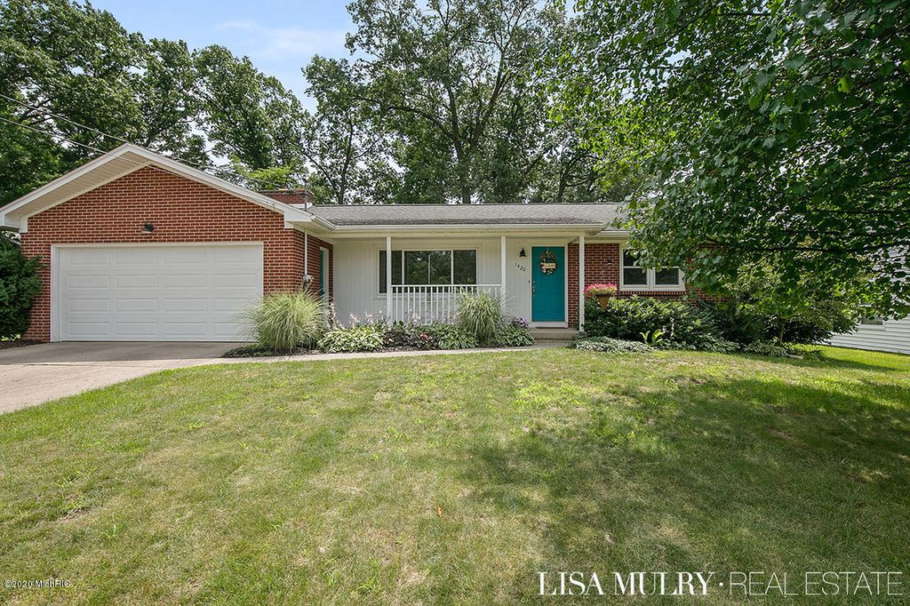 1420 54th St SE, Kentwood, MI 49508 3 Bed, 2 Bath SingleFamily Home